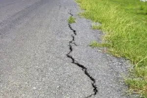 Types of Asphalt Damages 2 Edge Asphalt Cracking